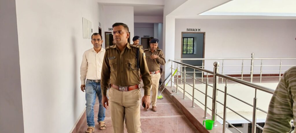 निर्माणाधीन थाना का पुलिस अधीक्षक ने किया निरीक्षण दिये कई निर्देश।